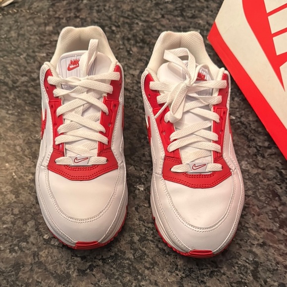 Nike Air Max White and Red Sneakers EUC 10.5 - Picture 4 of 13